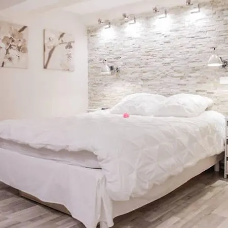 Gæstehus Marseillecity 3*